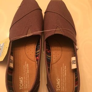 Women’s Toms